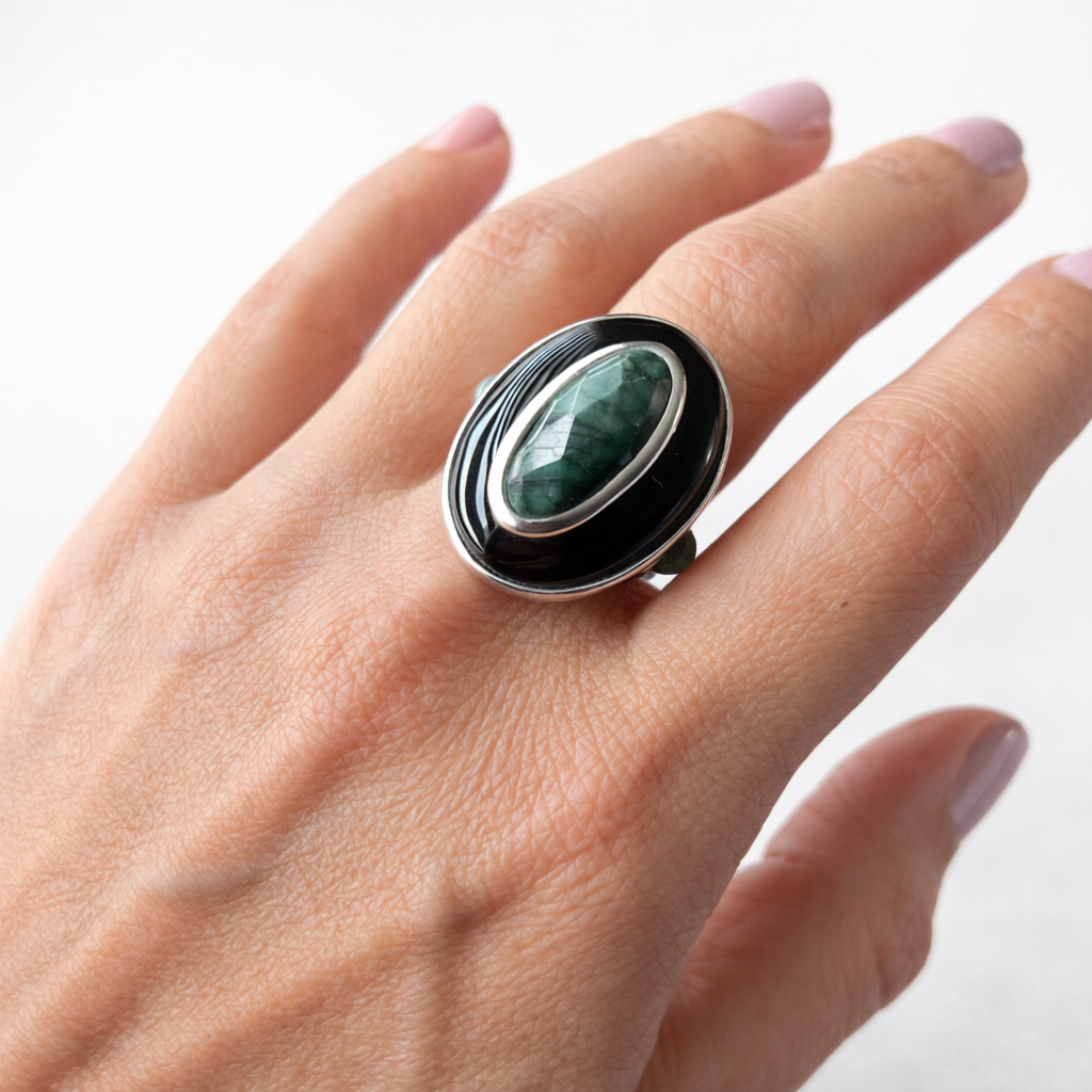 Onyx & Emerald Ring – 925 Sterling Silver