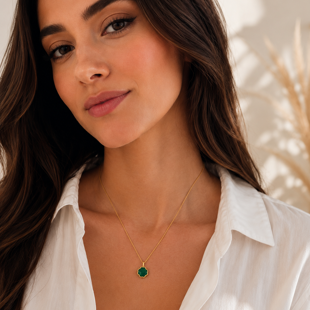 Green Agate Clover Necklace – 18K Gold Plated