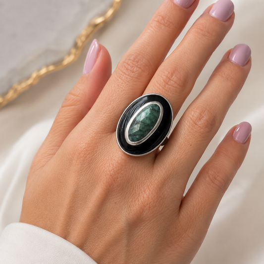 925 Sterling Silver Onyx & Emerald Ring