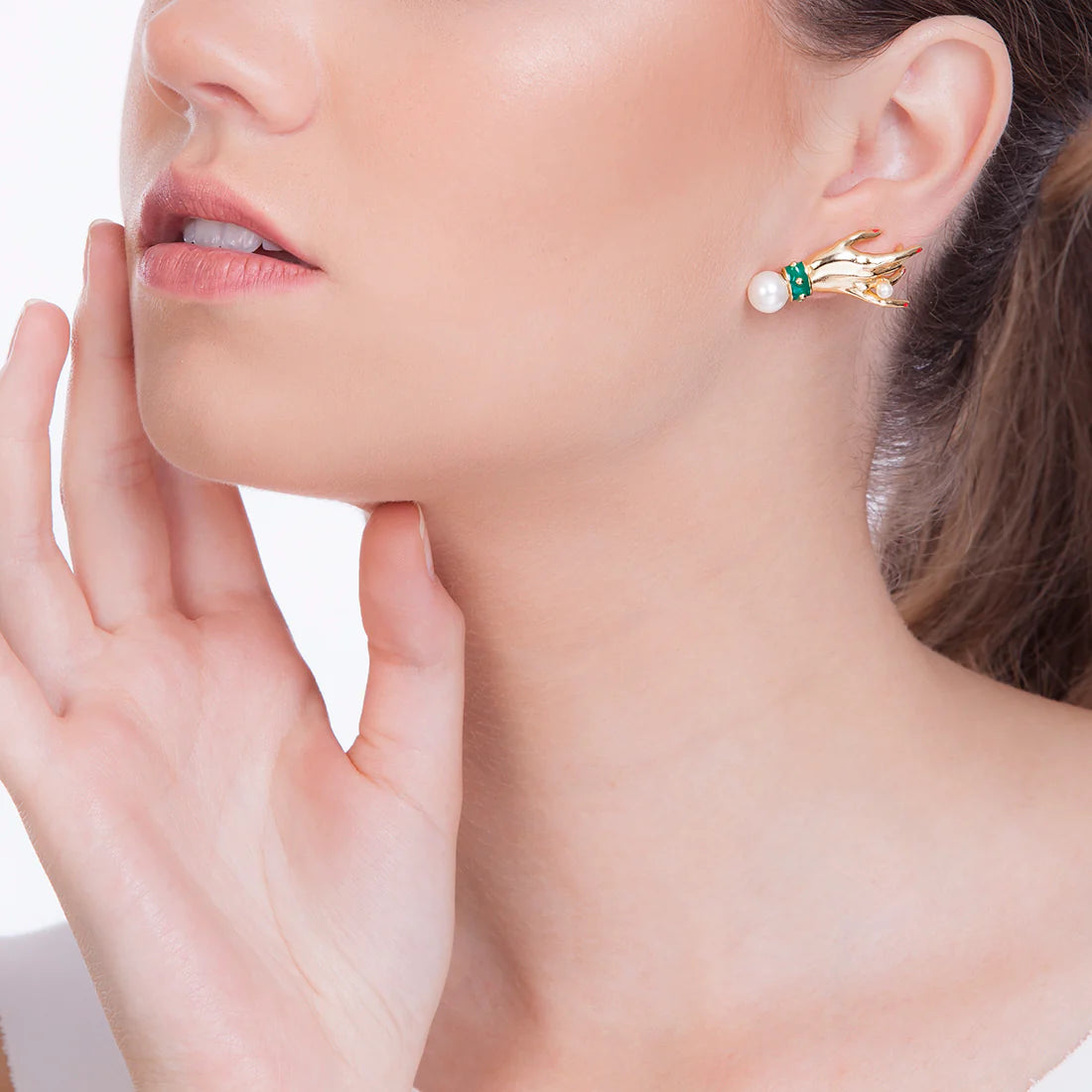 Golden Muse Hand & Pearl Earrings 18k Gold Plated