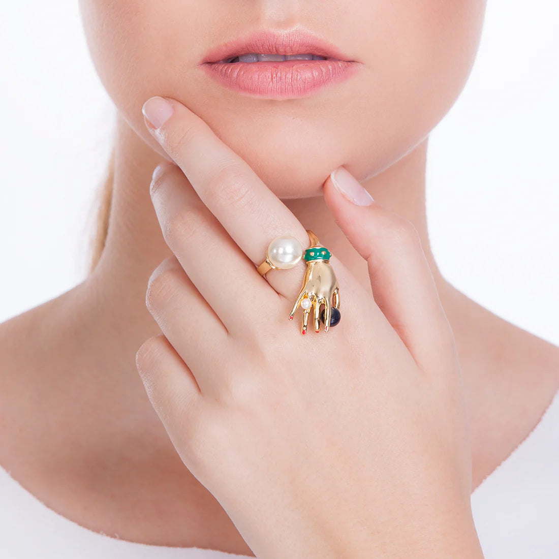 Golden Muse Hand & Pearl Ring – 18K Gold Plated